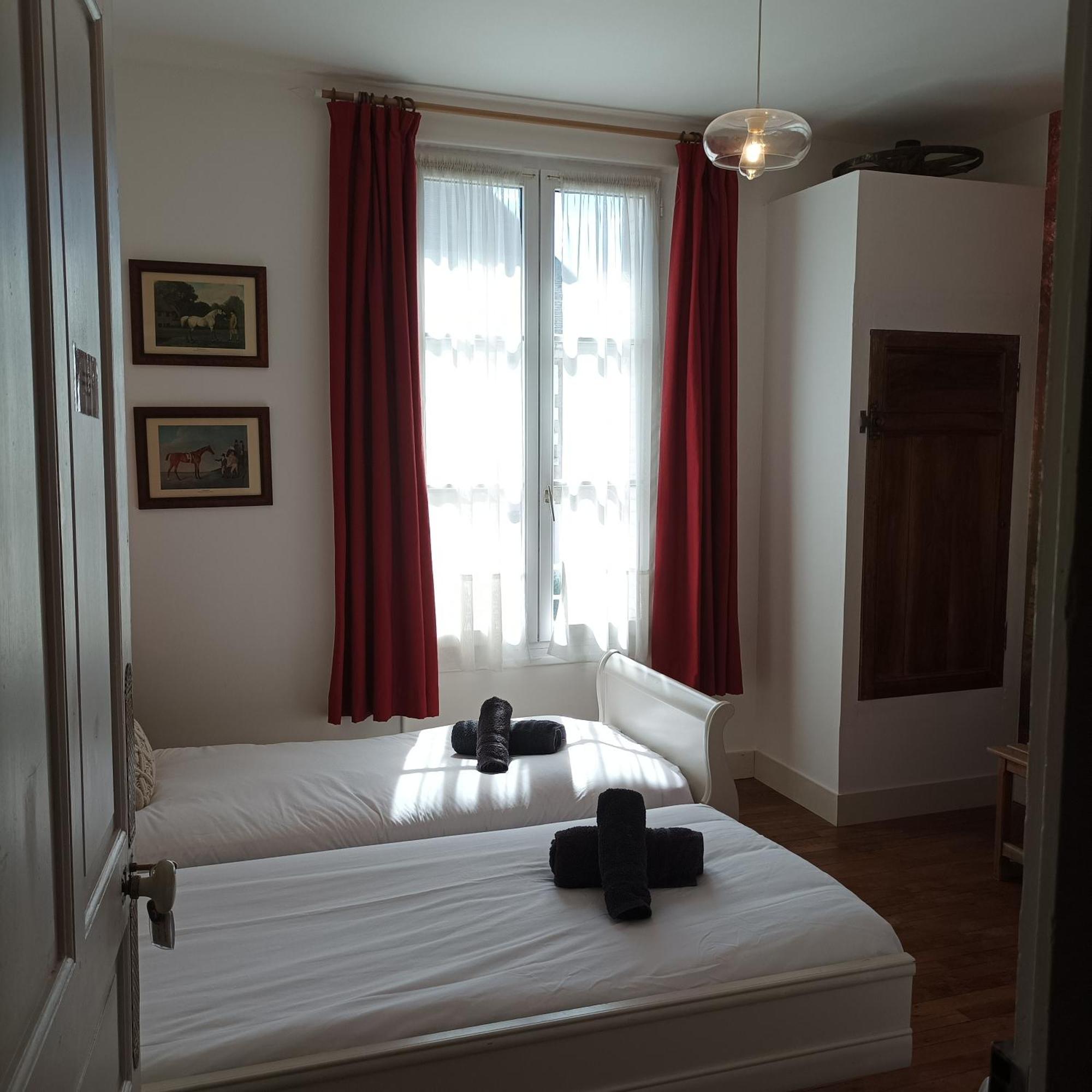 Le Relais Des Roses- Chambres D'Hotes Vatan Habitación foto
